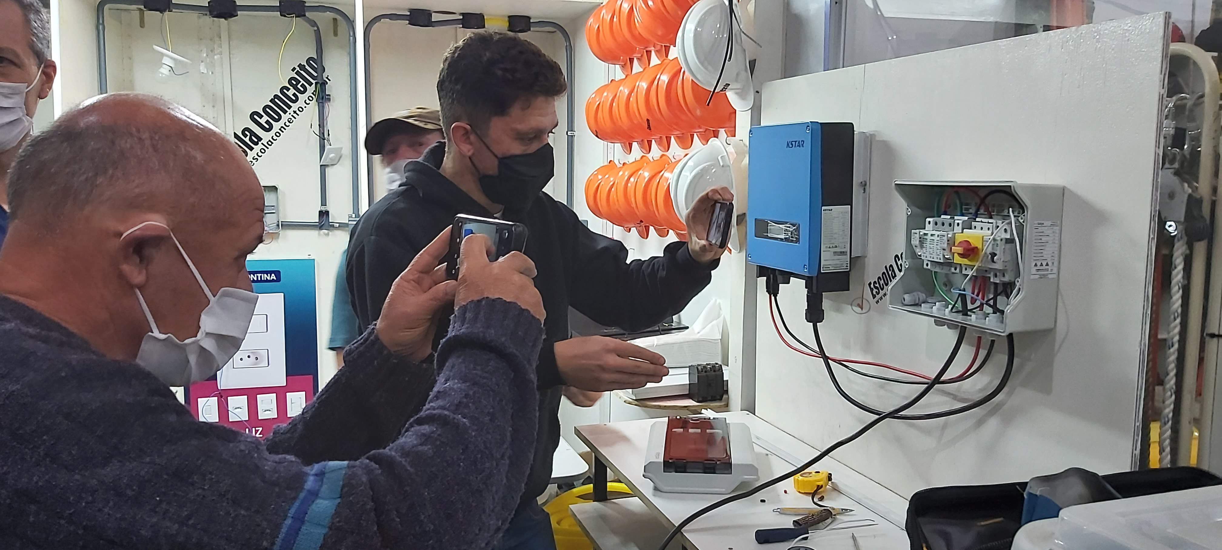 INSTALADOR SISTEMAS FOTOVOLTAICOS (ENERGIA SOLAR)