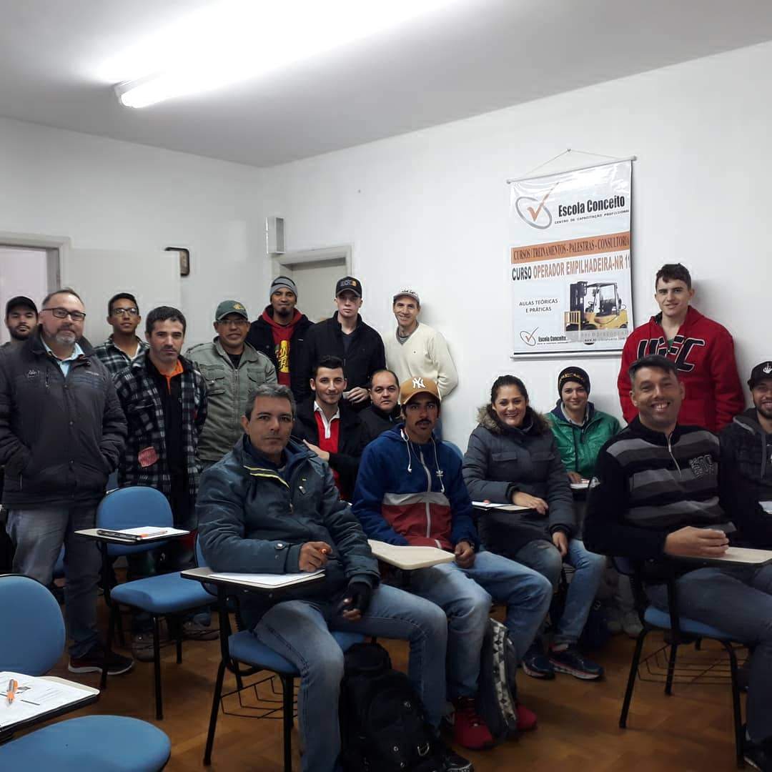 CURSO DE AUXILIAR DE LOGÍSTICA E ALMOXARIFADO (SEMIPRESENCIAL)